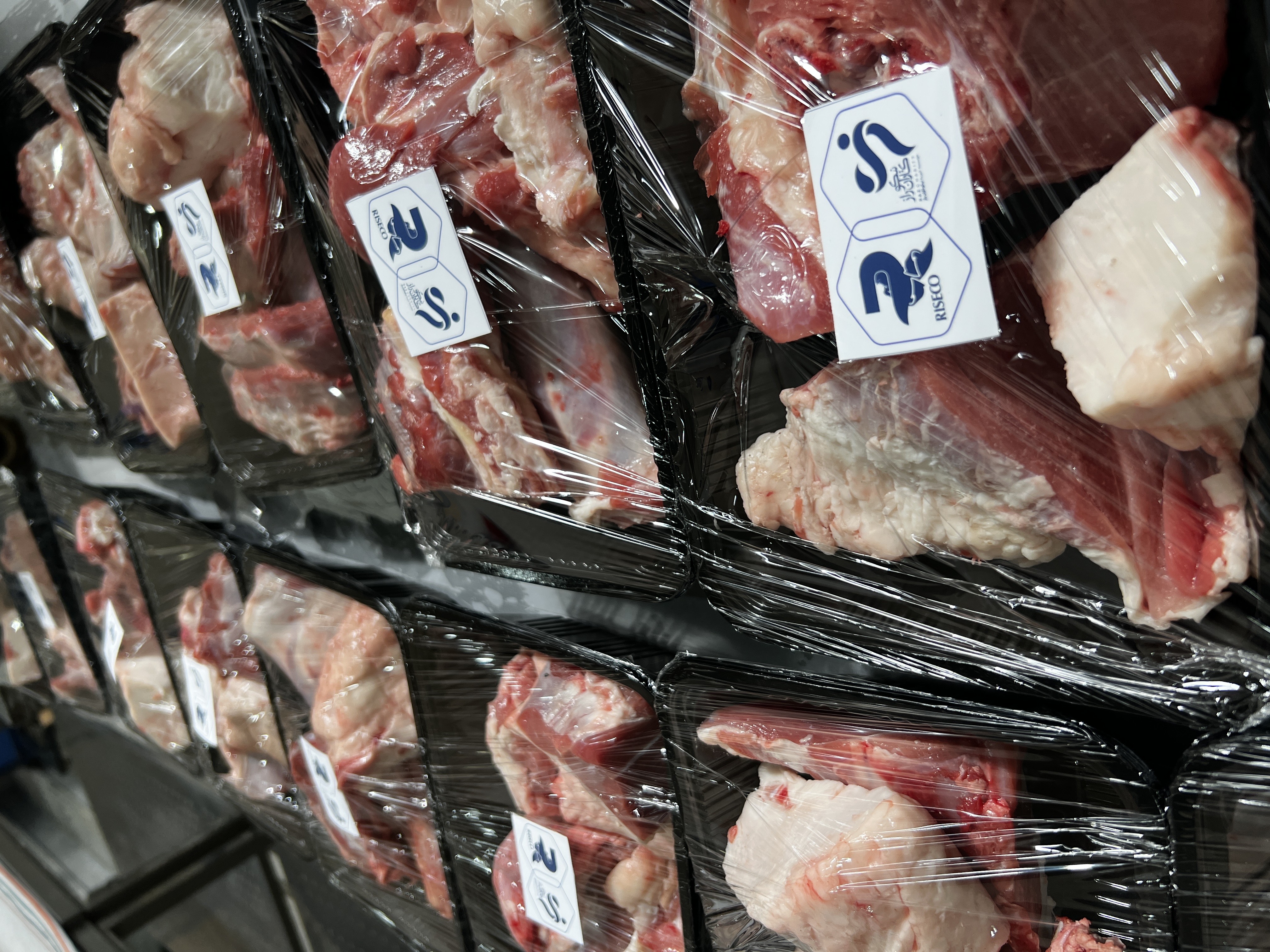 توزیع گوشت قربانی در عید قربان 